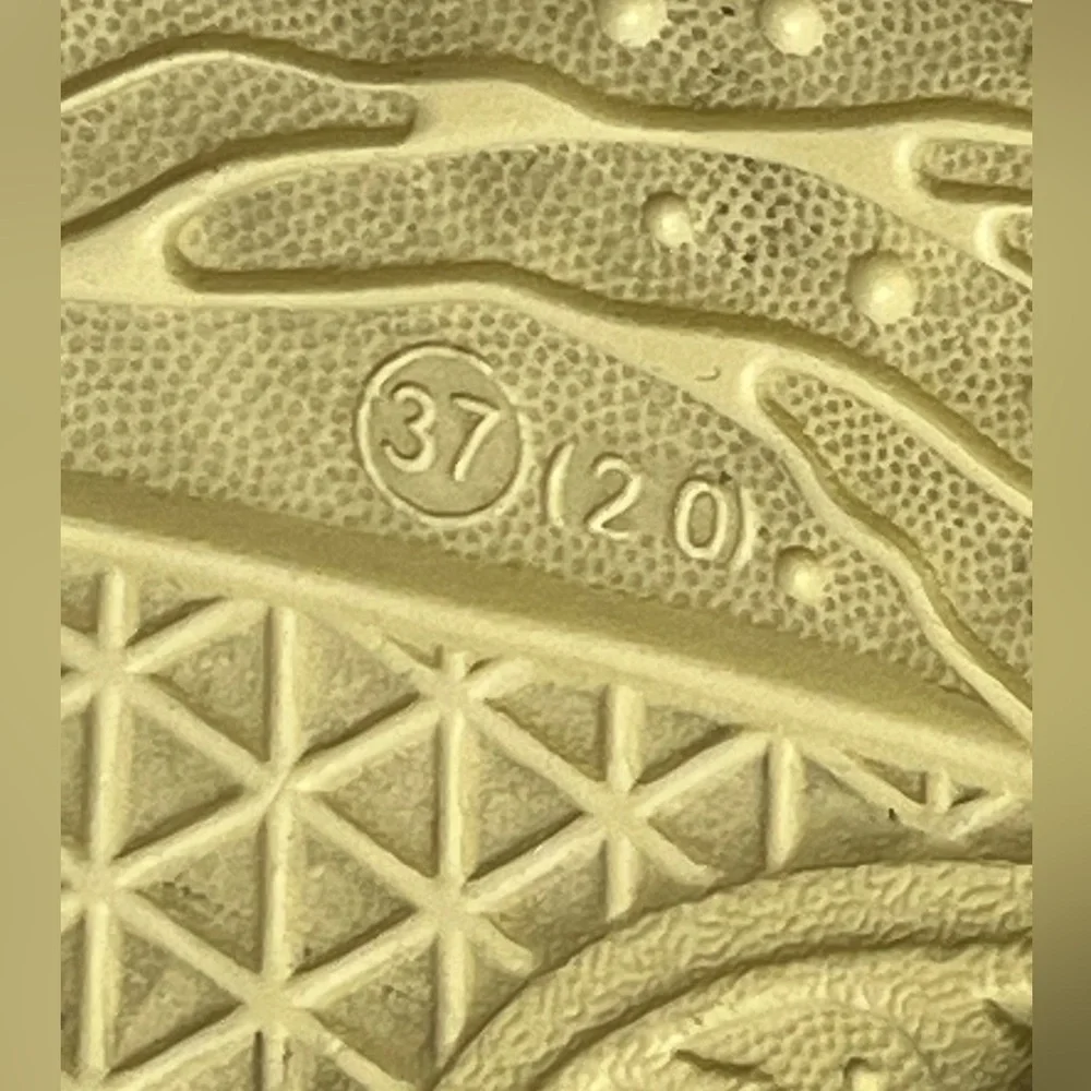 Kuailu- Womens Cream‎ Sandals- Size:37, Pre-Owned
